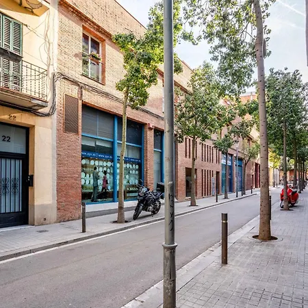 Sagrada Familia- Emblematic And Charming Catalan Apartment